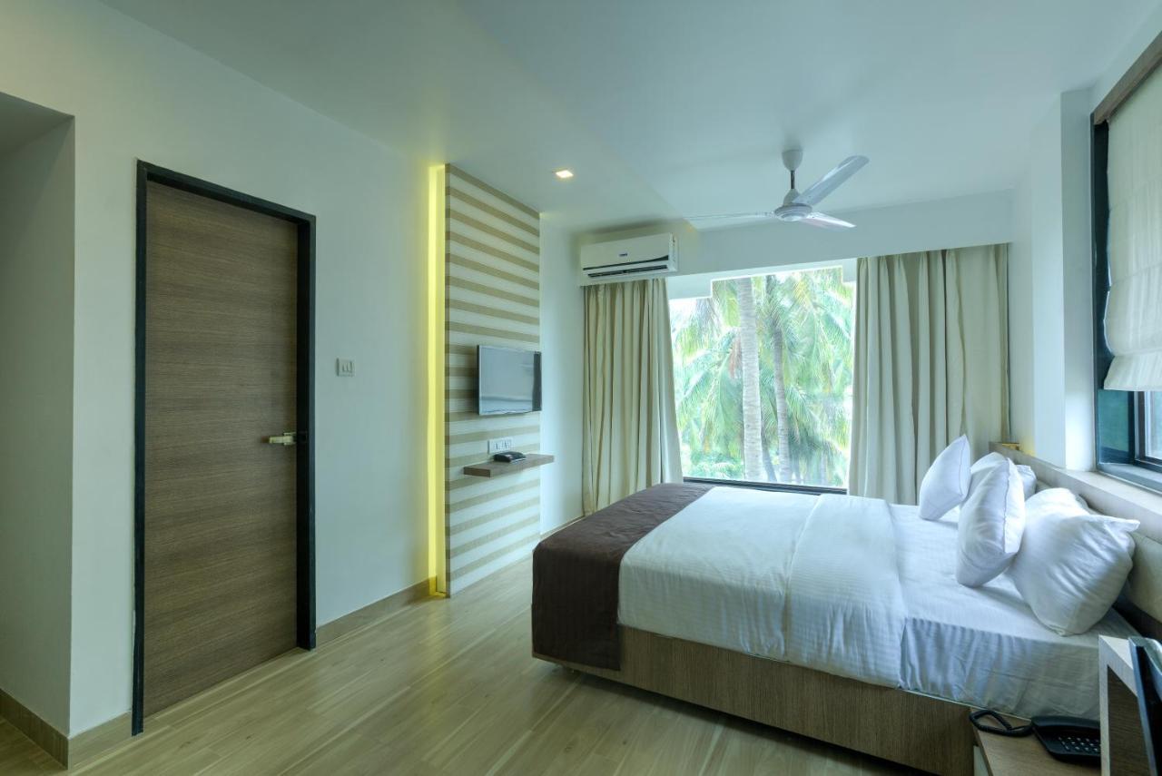Crown Inn Panvel Dış mekan fotoğraf